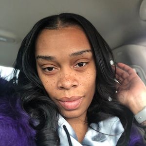 Meet your Posher, Shakira